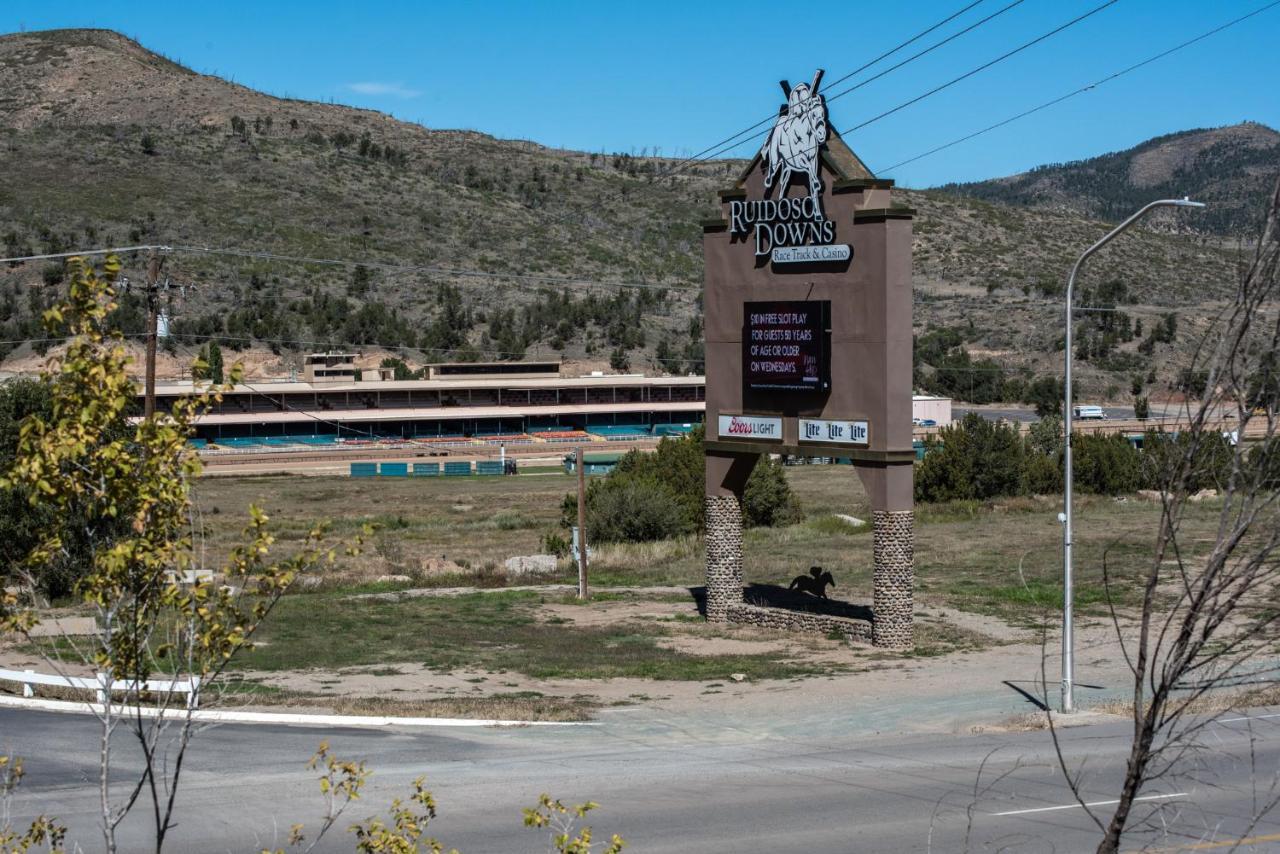 Apache Village 7, Queen Bed, Midtown, Sleeps 2 Ruidoso Exterior foto